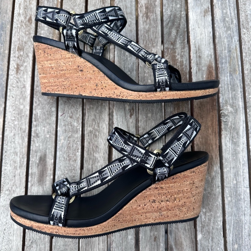 Teva Arrabelle Universal Cork Wedge Velcro Sandals - Women’s 9 Like New